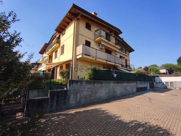 appartamento in vendita ad Inverigo in zona Cremnago
