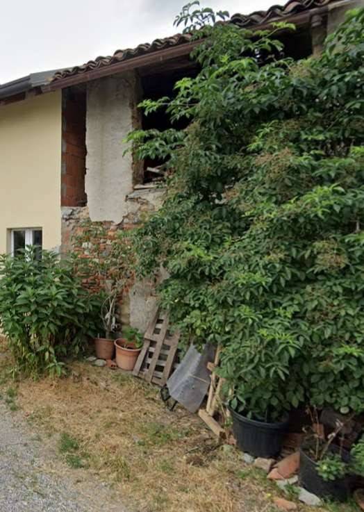 locale commerciale in vendita ad Inverigo