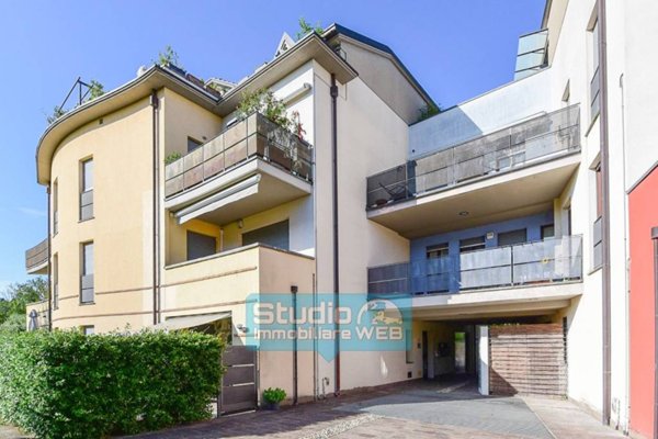 appartamento in vendita ad Inverigo in zona Romanò
