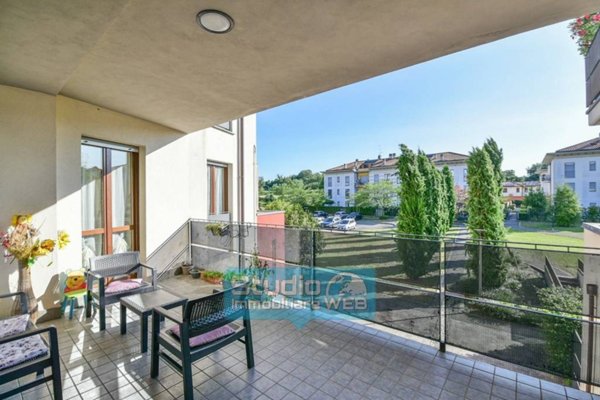 appartamento in vendita ad Inverigo in zona Romanò