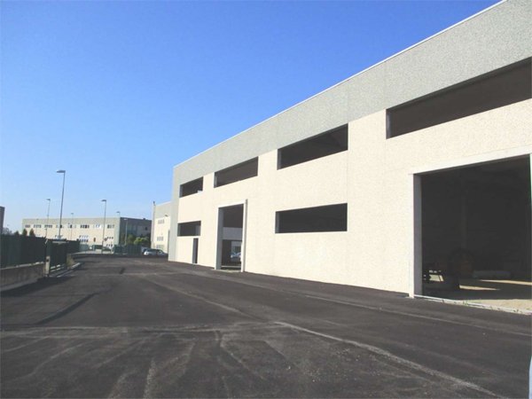 capannone in vendita ad Inverigo