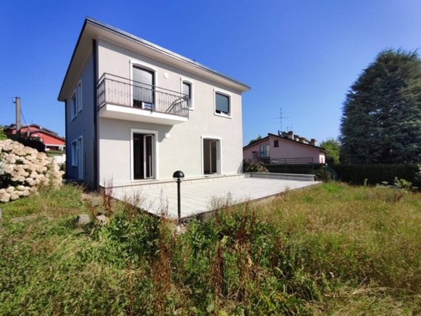 appartamento in vendita ad Inverigo