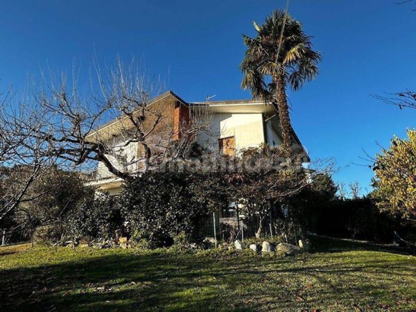 casa indipendente in vendita ad Inverigo