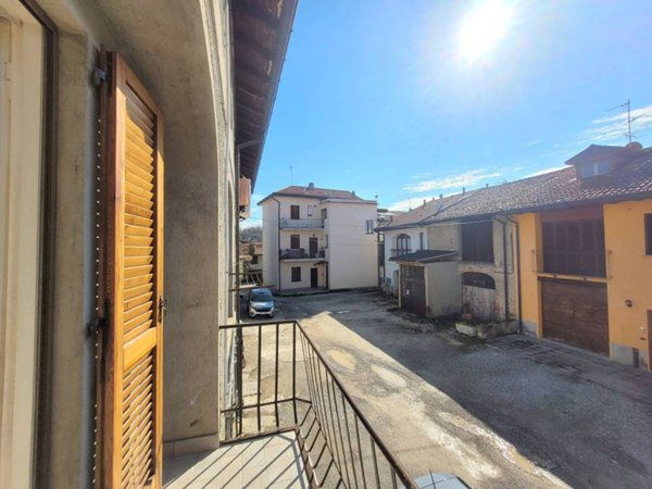 appartamento in vendita ad Inverigo in zona Cremnago