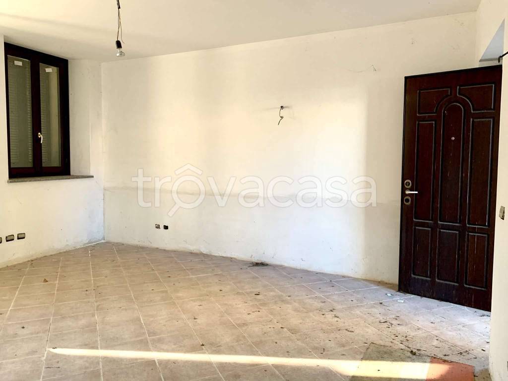 appartamento in vendita ad Inverigo in zona Romanò