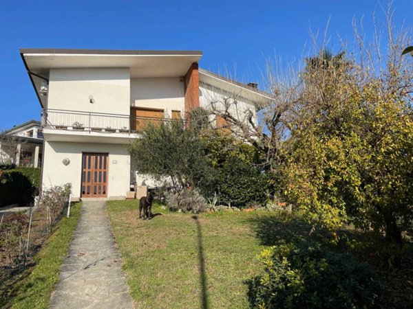 casa indipendente in vendita ad Inverigo