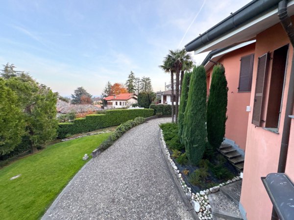 casa indipendente in vendita ad Inverigo