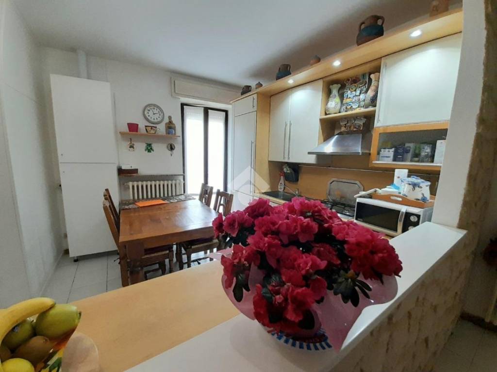 appartamento in vendita ad Inverigo in zona Cremnago