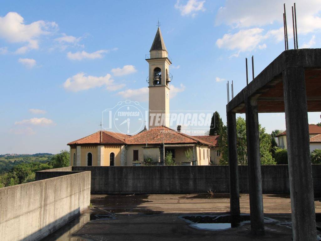 appartamento in vendita ad Inverigo in zona Romanò