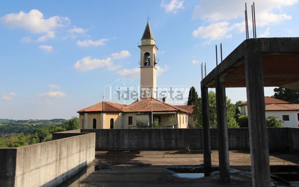 appartamento in vendita ad Inverigo in zona Romanò