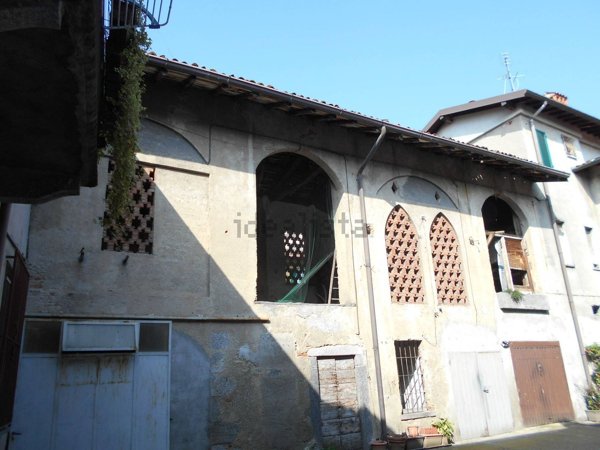 appartamento in vendita ad Inverigo in zona Cremnago