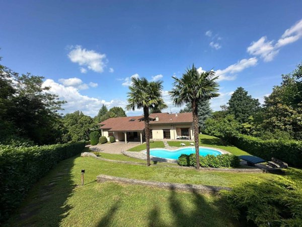 casa indipendente in vendita ad Inverigo