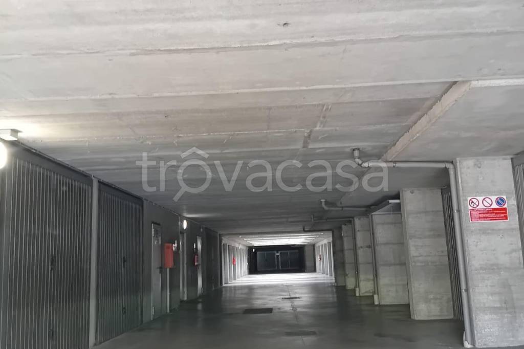 negozio in vendita ad Inverigo