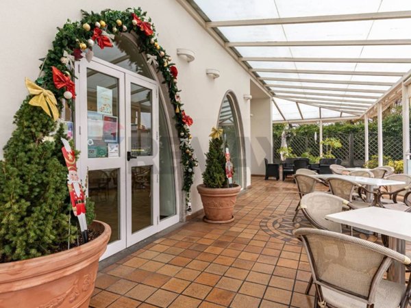 negozio in vendita ad Inverigo