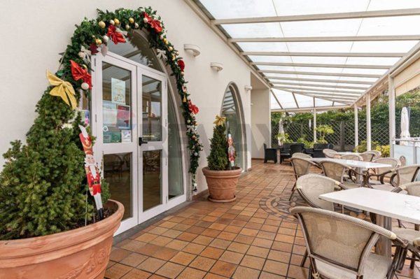 negozio in vendita ad Inverigo