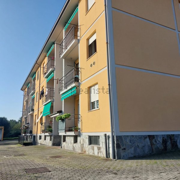 appartamento in vendita ad Inverigo in zona Romanò