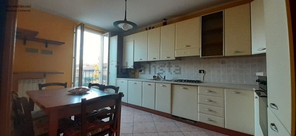 appartamento in vendita ad Inverigo in zona Romanò
