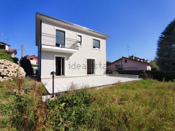 appartamento in vendita ad Inverigo