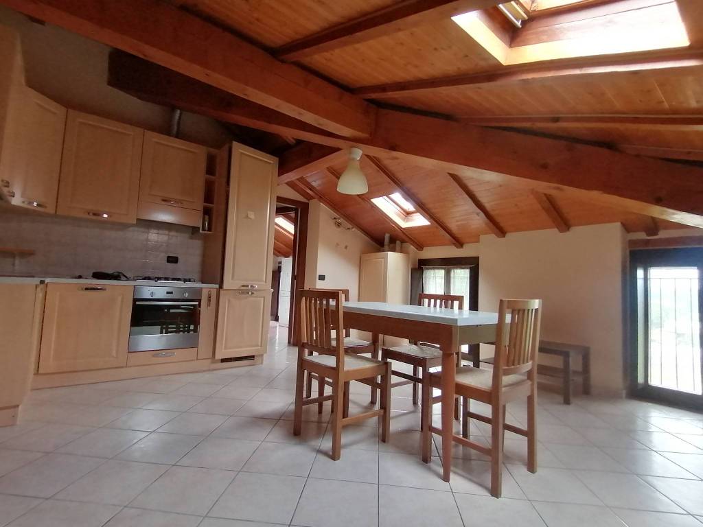 appartamento in vendita ad Inverigo