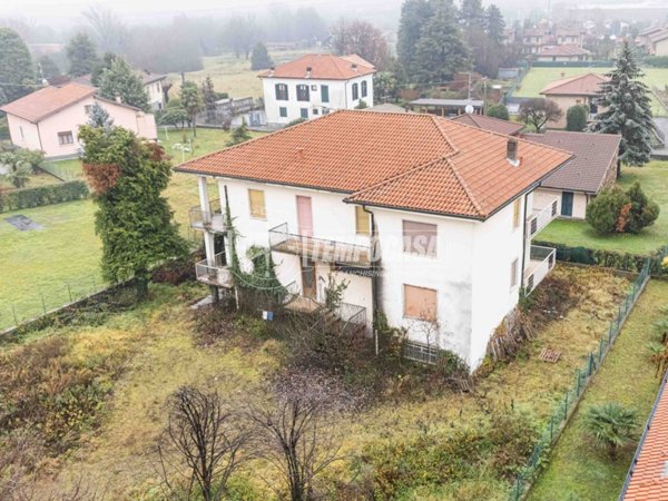 casa indipendente in vendita ad Inverigo
