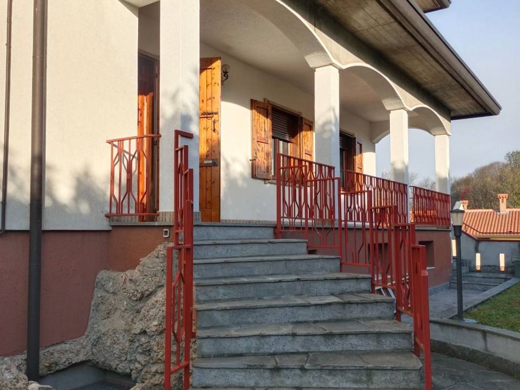 appartamento in vendita ad Inverigo