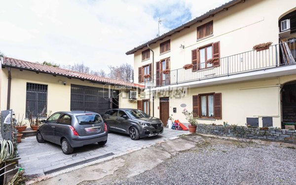 casa indipendente in vendita ad Inverigo in zona Cremnago