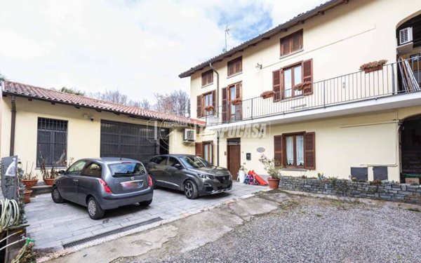 casa indipendente in vendita ad Inverigo in zona Cremnago