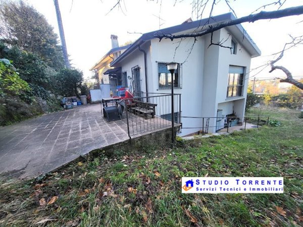 casa indipendente in vendita ad Inverigo