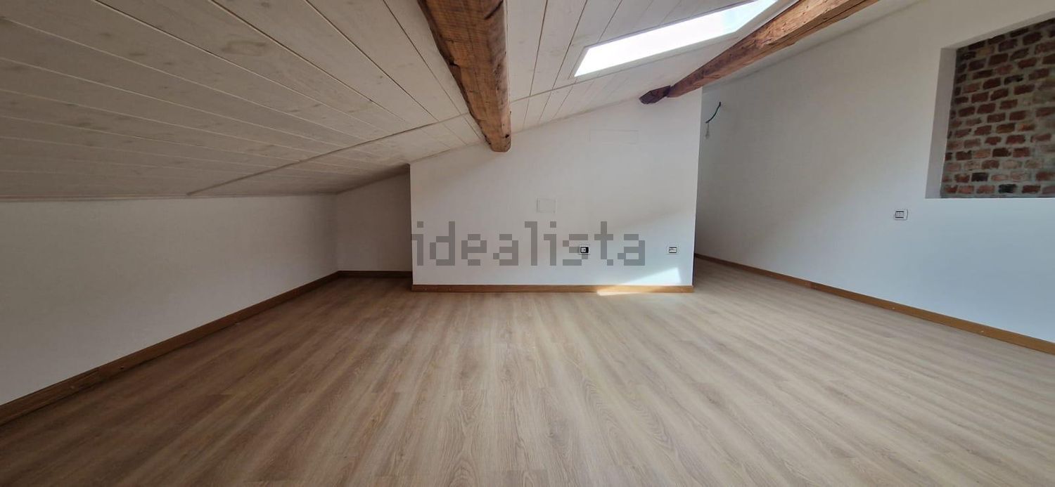 appartamento in vendita ad Inverigo in zona Romanò