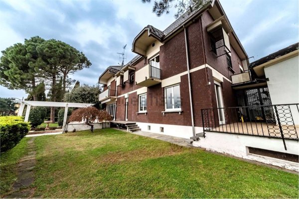 casa indipendente in vendita ad Inverigo