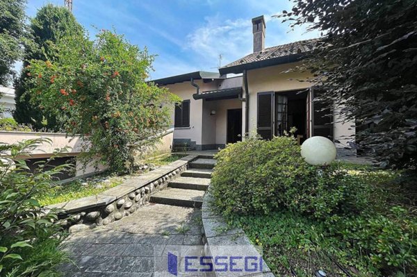 casa indipendente in vendita ad Inverigo