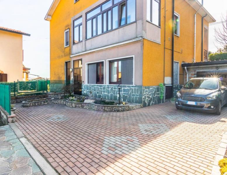 appartamento in vendita ad Inverigo