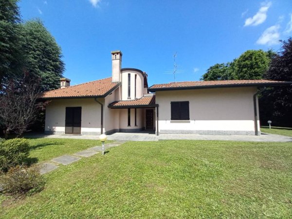 casa indipendente in vendita ad Inverigo