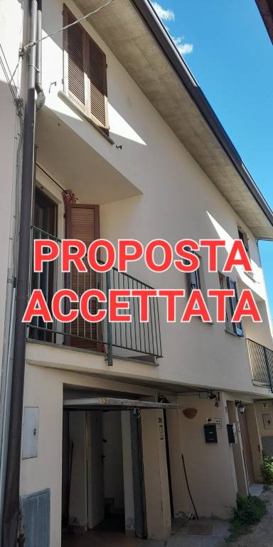 casa indipendente in vendita ad Inverigo in zona Cremnago