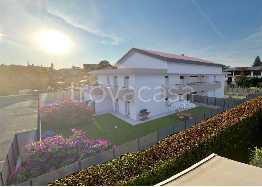 appartamento in vendita ad Inverigo in zona Romanò