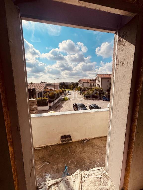 appartamento in vendita ad Inverigo in zona Romanò