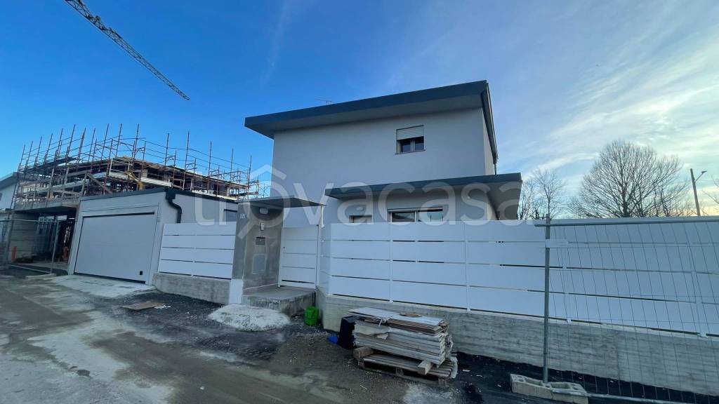 casa indipendente in vendita ad Inverigo