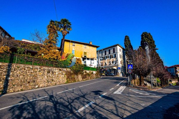 casa indipendente in vendita ad Inverigo