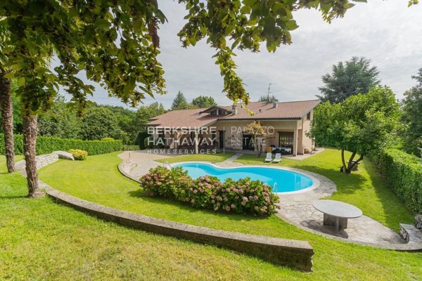 villa in vendita ad Inverigo