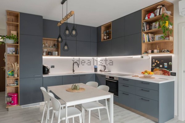 appartamento in vendita ad Inverigo in zona Cremnago