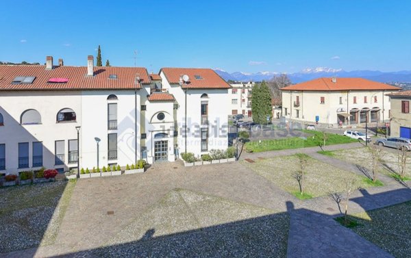 casa indipendente in vendita ad Inverigo