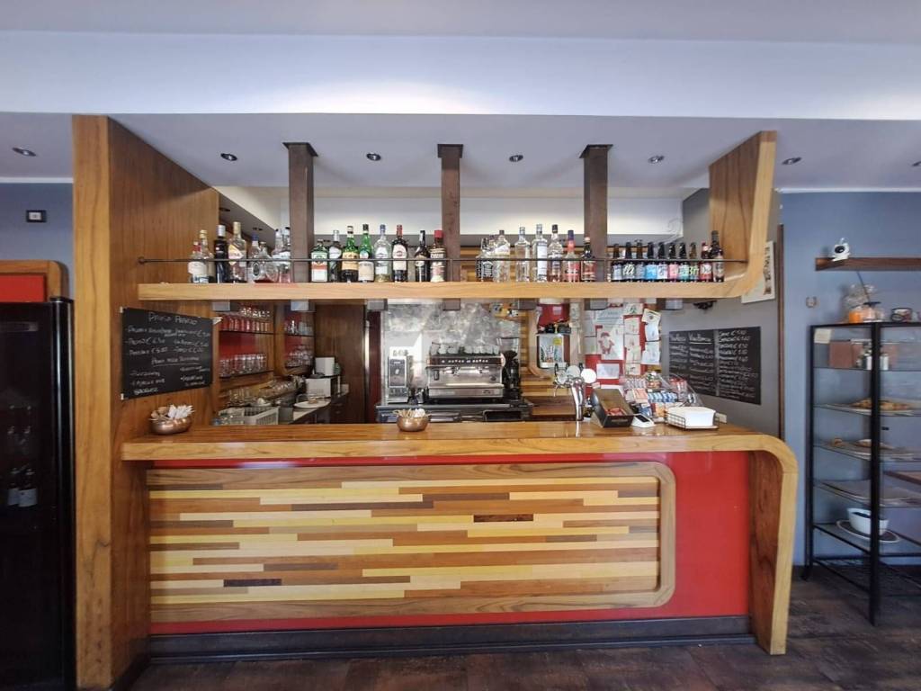 negozio in vendita ad Inverigo