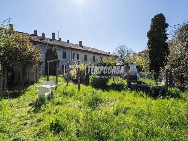 appartamento in vendita ad Inverigo in zona Romanò