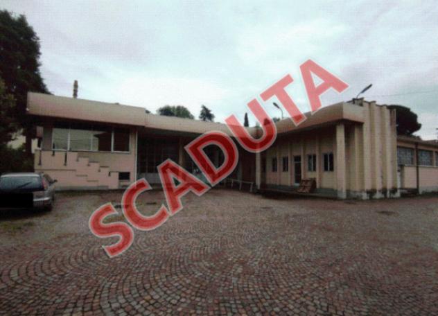 locale commerciale in vendita ad Inverigo