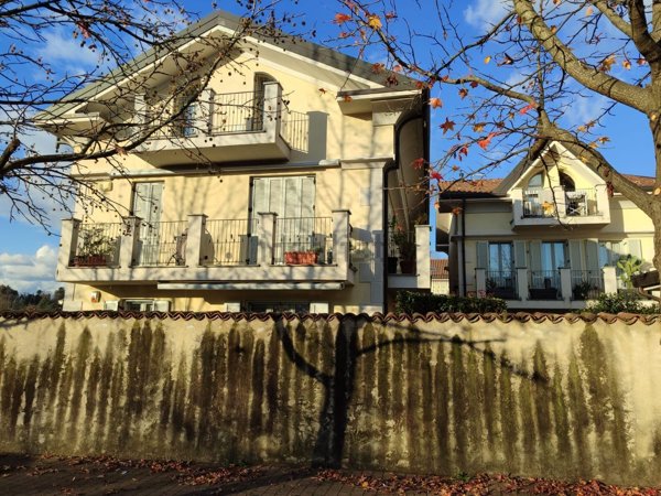 appartamento in vendita ad Inverigo in zona Romanò