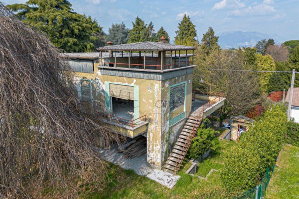 casa indipendente in vendita ad Inverigo