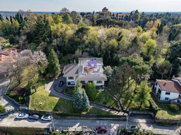 casa indipendente in vendita ad Inverigo