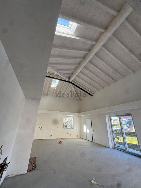 casa indipendente in vendita ad Inverigo