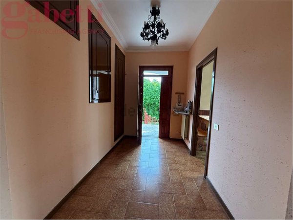 appartamento in vendita ad Inverigo in zona Romanò