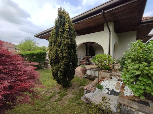 appartamento in vendita ad Inverigo